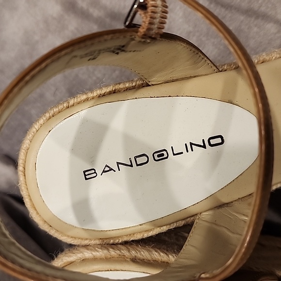 Bandolino eyelet wedge espadrile  Size 8 - Picture 3 of 6